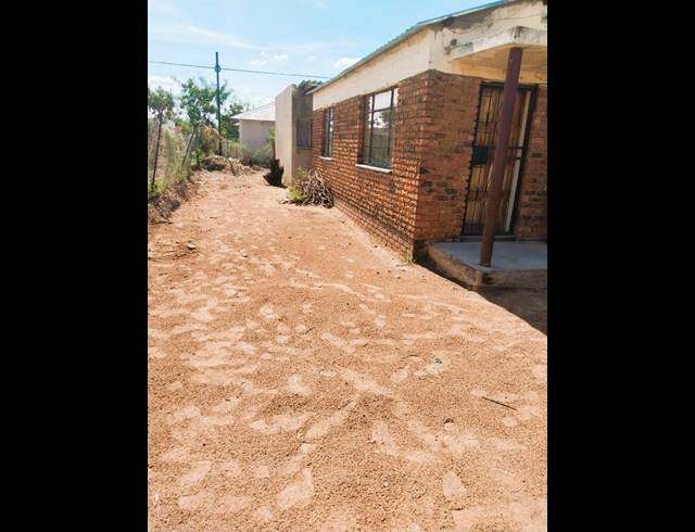 9 BEDROOM HOUSE FOR SALE IN SESHEGO C